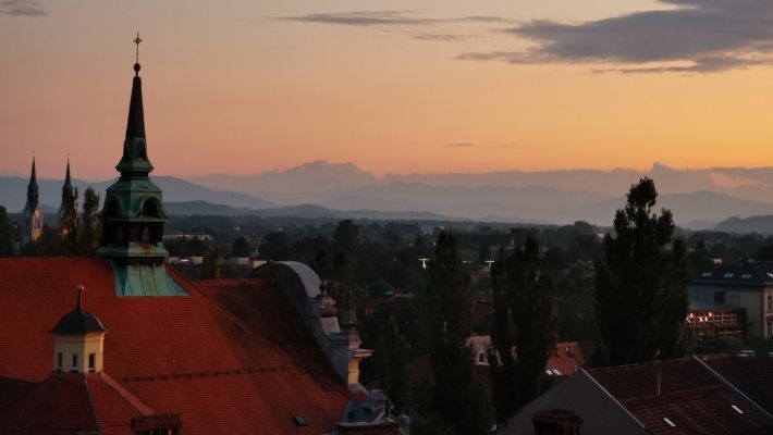 Se på solnedgången över Ljubljana