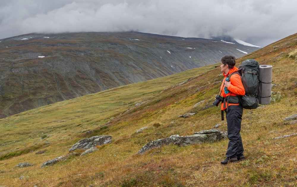 fästa liggunderlag på ryggsäck