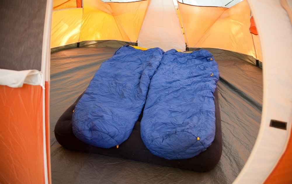 sova bo på camping